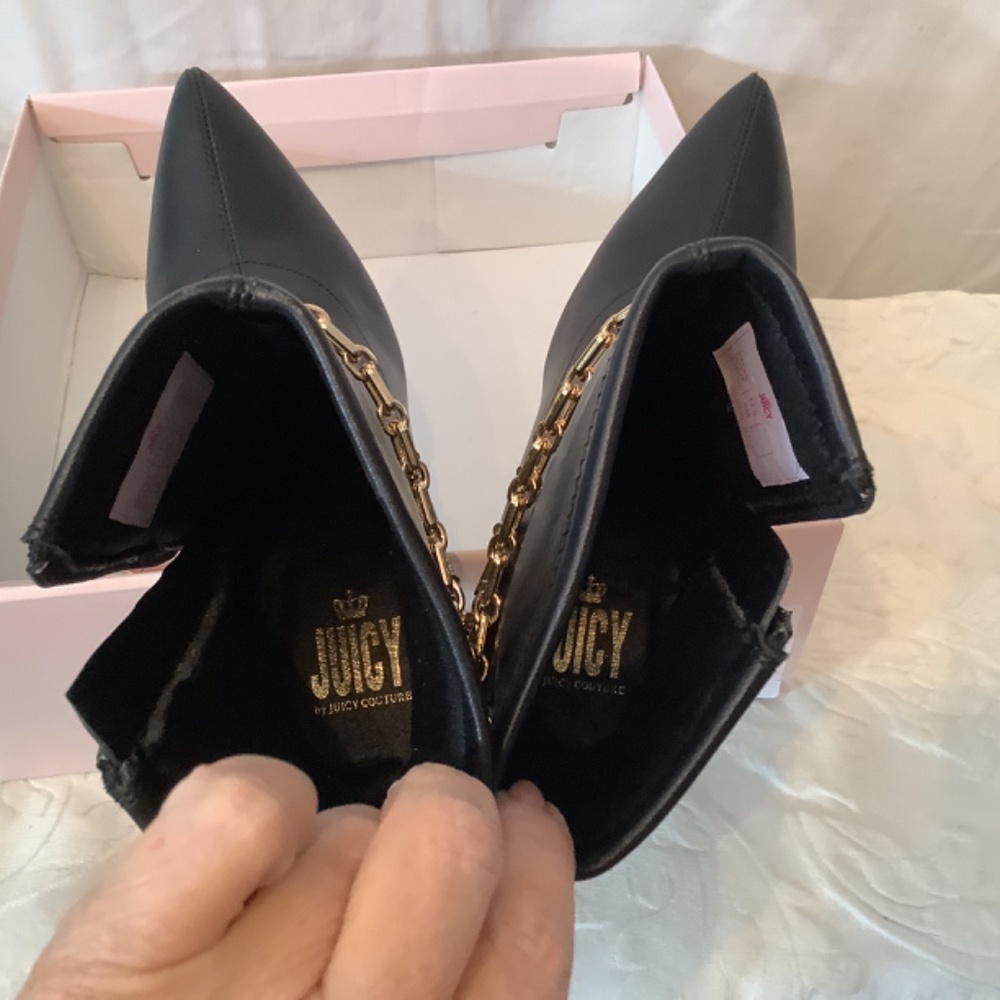 NWT Juicy-byJuicy Couture “Lacey” black heel ankle booties with gold chain Bling - Picture 10 of 13